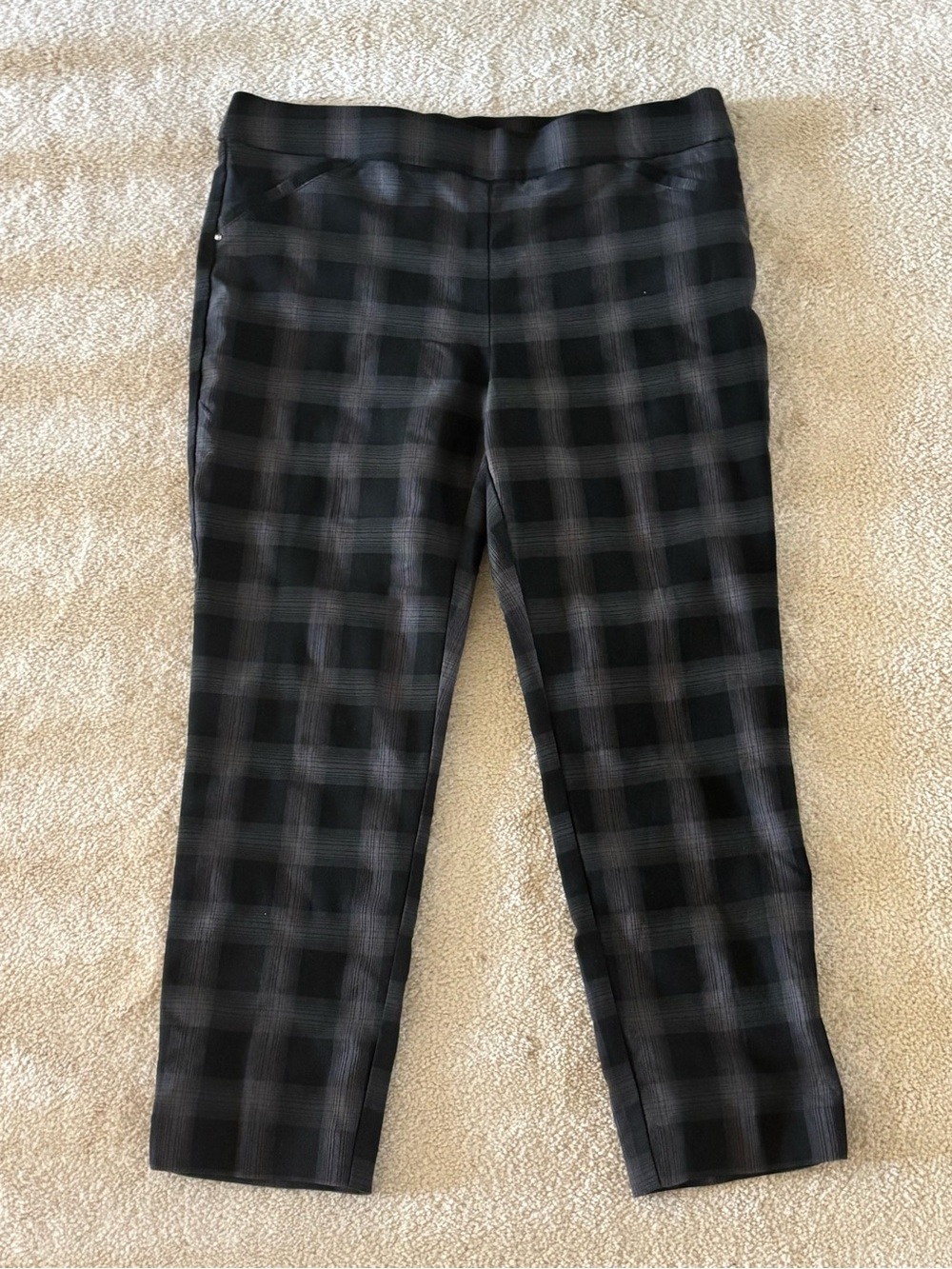 Briggs New York Black & Gray Plaid Dress Pants